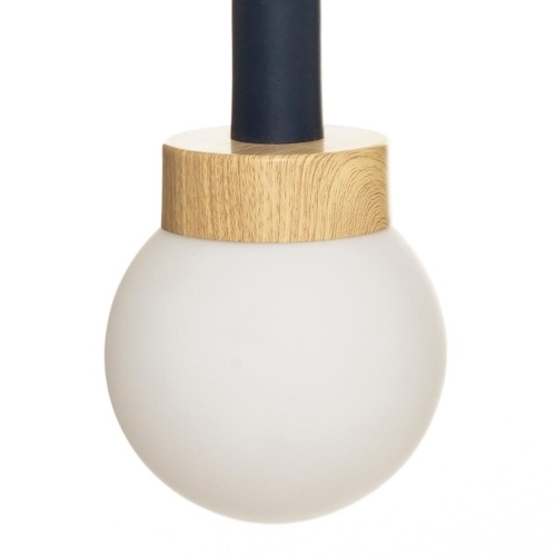 Hanglamp met 3 witte bollen